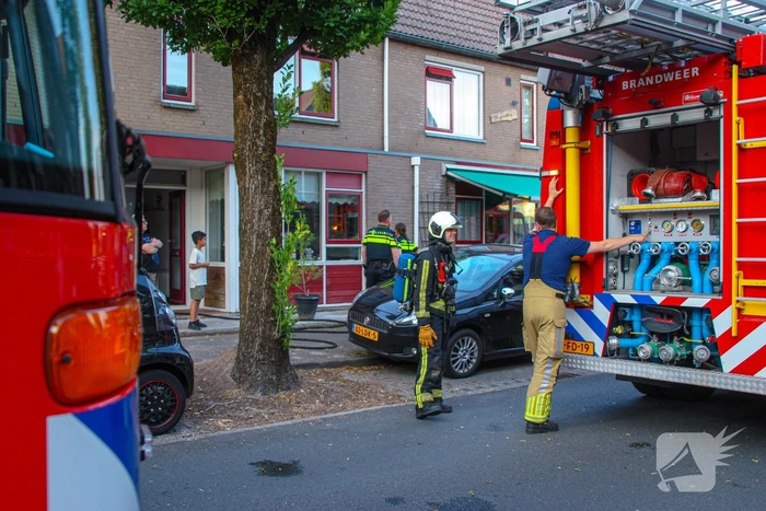 Brandweer redt hond bij brand in schuur