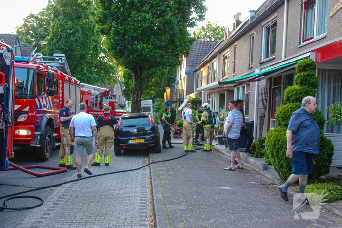Brandweer redt hond bij brand in schuur