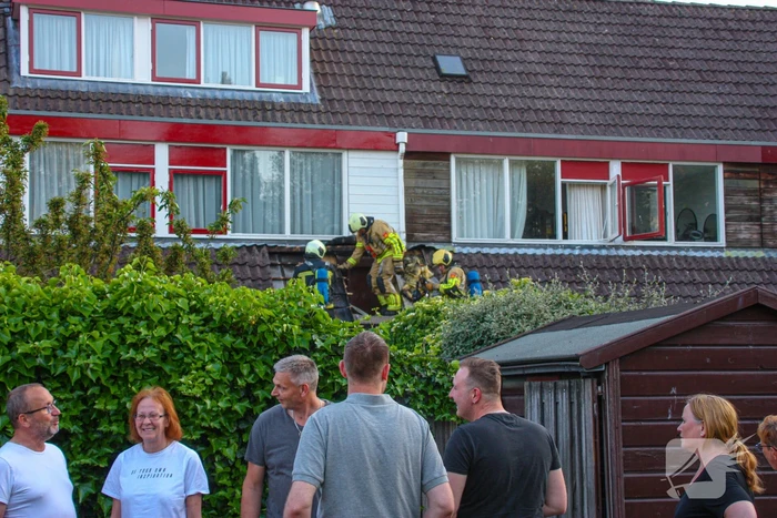 Brandweer redt hond bij brand in schuur