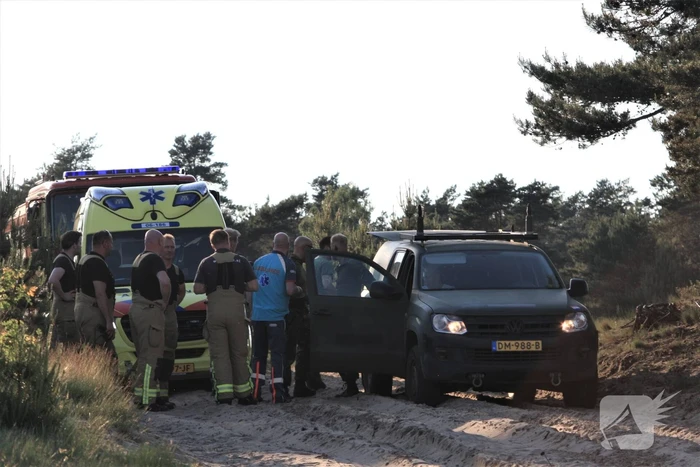 Ambulance rijdt zich vast op oefenterrein