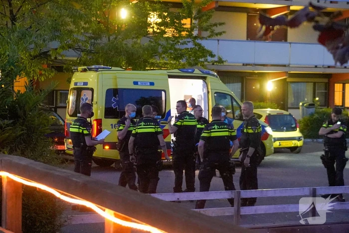 Zwaargewonde mannen in hotelkamer aangetroffen