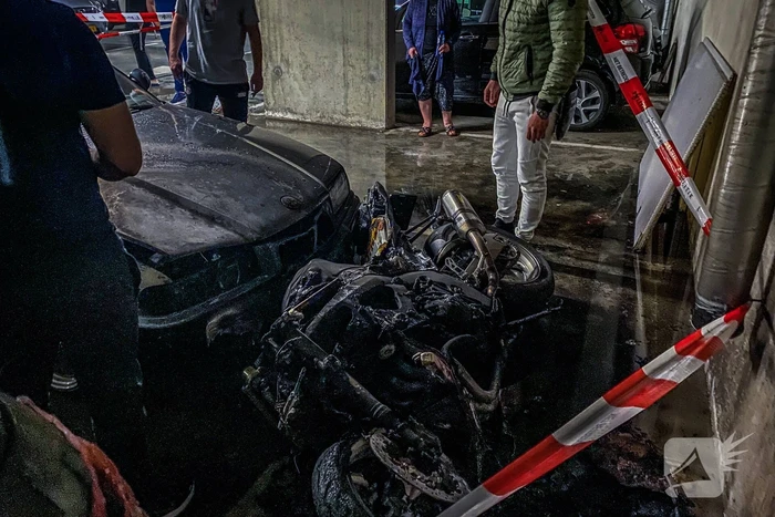 Motor brandt uit in parkeergarage
