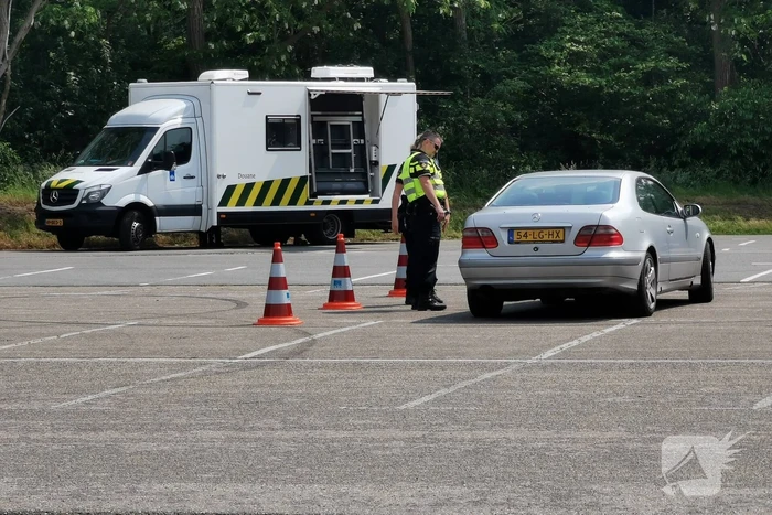 Grootscheepse controle door politie, douane en gemeente