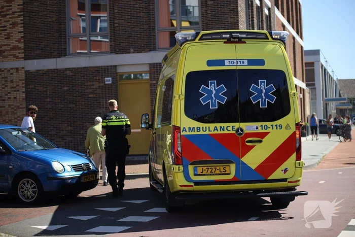 Scooterrijder gewond bij botsing met auto op kruising