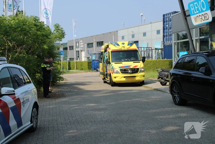 Man gaat onderuit en raakt gewond