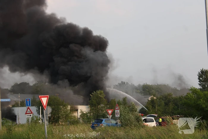 Uitslaande brand in loods waar drugsafval werd gevonden
