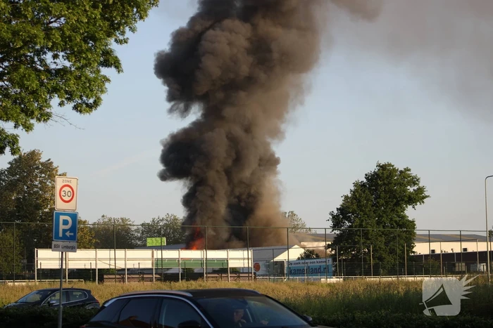 Uitslaand brand in bedrijfspand