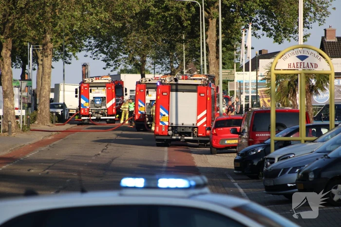 Uitslaand brand in bedrijfspand