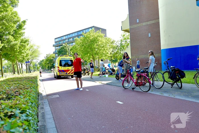 Scooterrijder botst op bakfiets met kinderen
