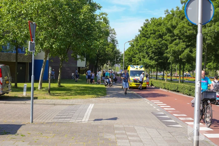 Scooterrijder botst op bakfiets met kinderen