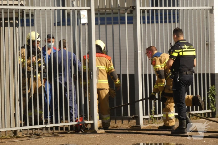 Brand in bedrijf snel onder controle