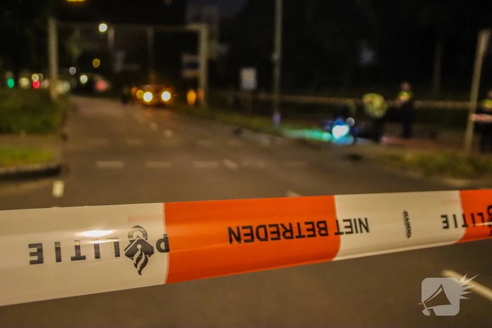 Motorrijder zwaargewond bij botsing met personenauto