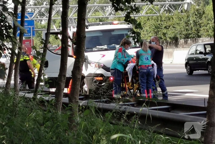 Kraanwagen botst achterop werkverkeervoertuig