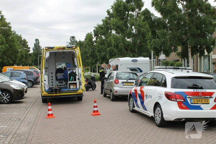 Brommerrijder gewond bij botsing met auto
