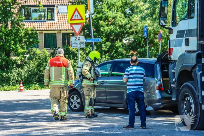 Personenauto lekt LPG bij tankstation