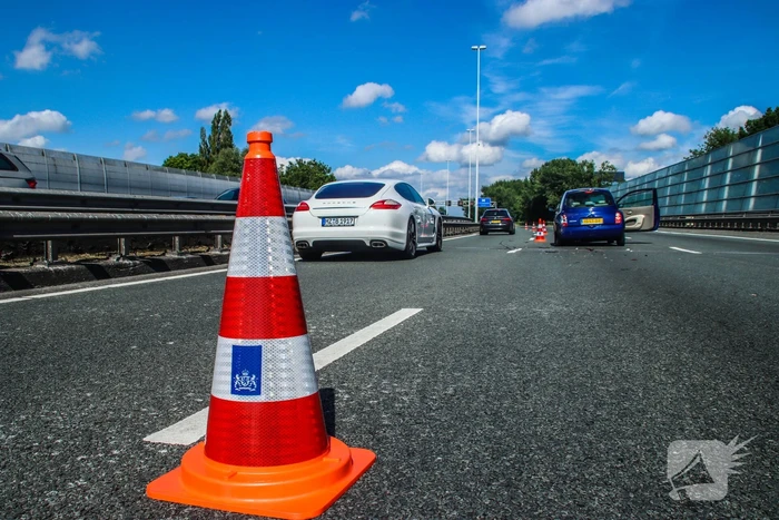 Flinke verkeersopstopping bij ongeval op rijksweg