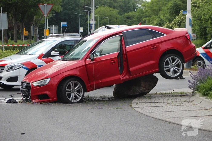 Gestolen Audi crasht na achtervolging
