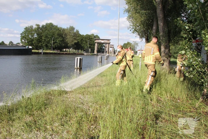 Schippers ontdekken buitenbrand
