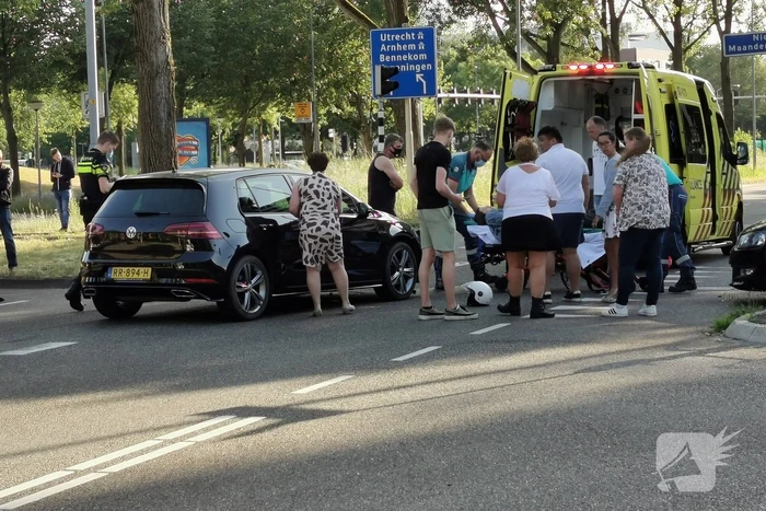 Scooterrijder gewond bij botsing met auto