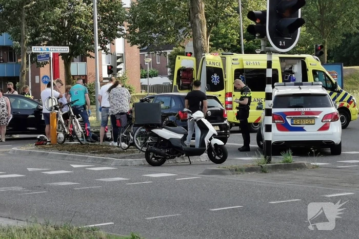 Scooterrijder gewond bij botsing met auto