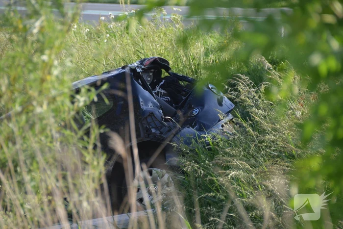 Twee gewonden na te water raken met auto