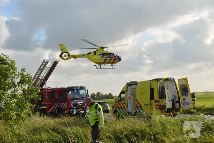 Twee gewonden na te water raken met auto