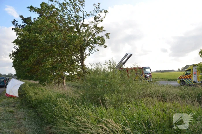 Twee gewonden na te water raken met auto