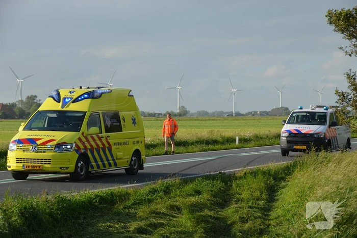 Twee gewonden na te water raken met auto