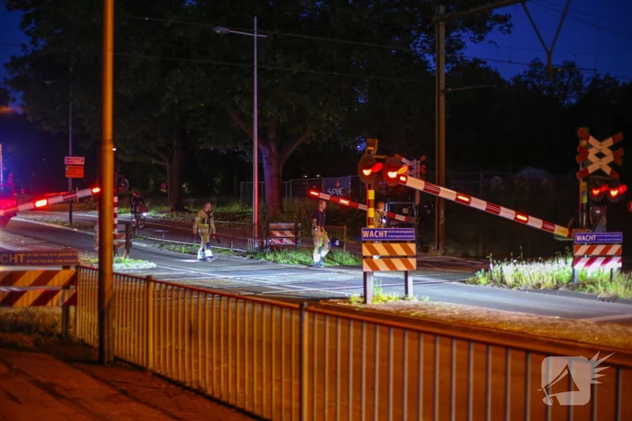Persoon zwaargewond aangetroffen naast spoor