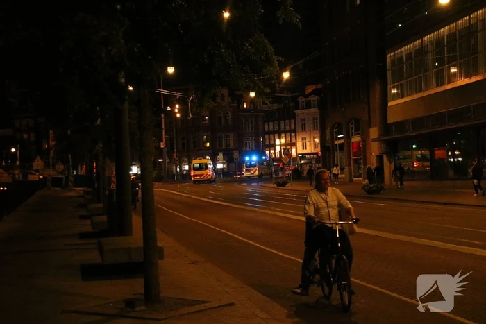 Persoon bekneld tussen metro en perron tijdens het uitstappen