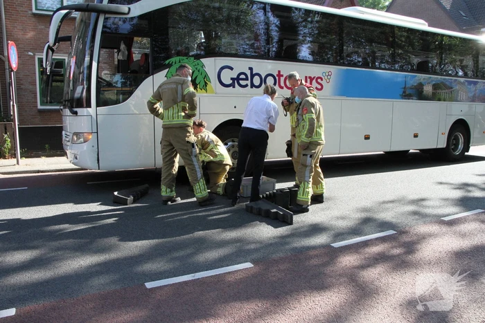 Touringcar lekt brandstof
