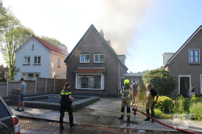 Schuur verwoest door uitslaande brand