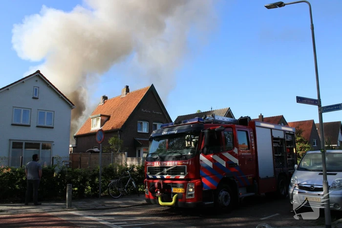 Schuur verwoest door uitslaande brand