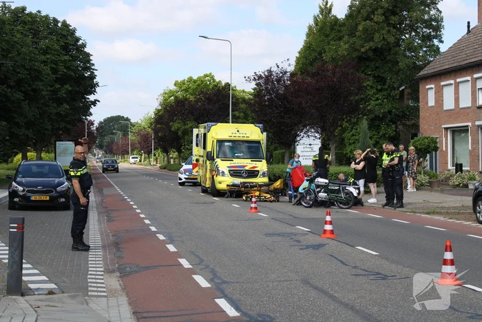 Brommerrijder onderuit bij verkeersongeval