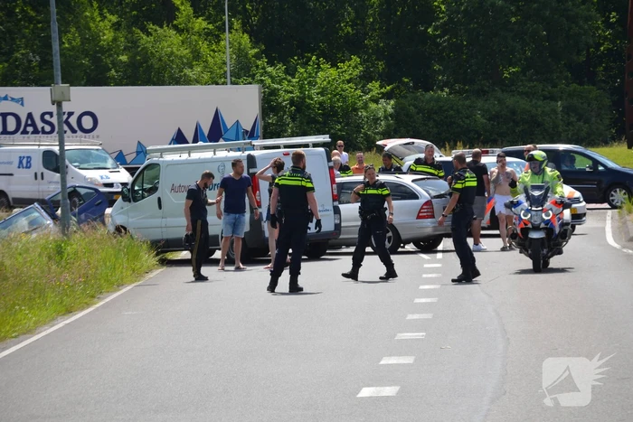 Verkeersruzie eindigt in ongeval met meerdere voertuigen