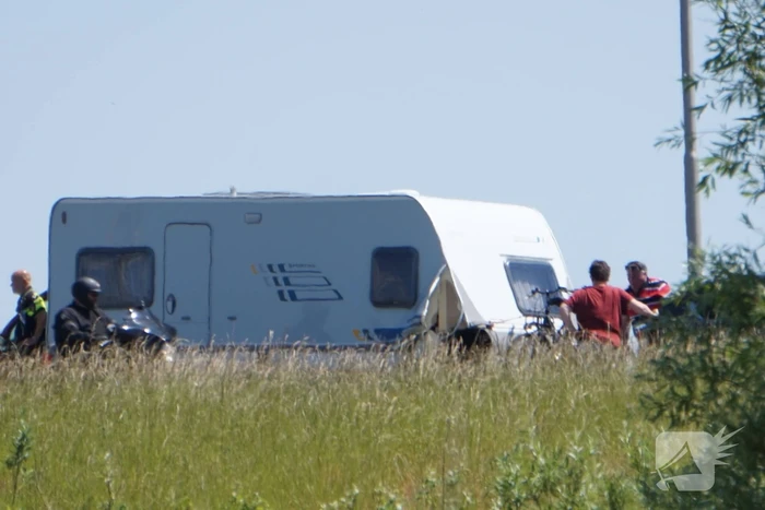 Ongeval tussen personenauto en caravan