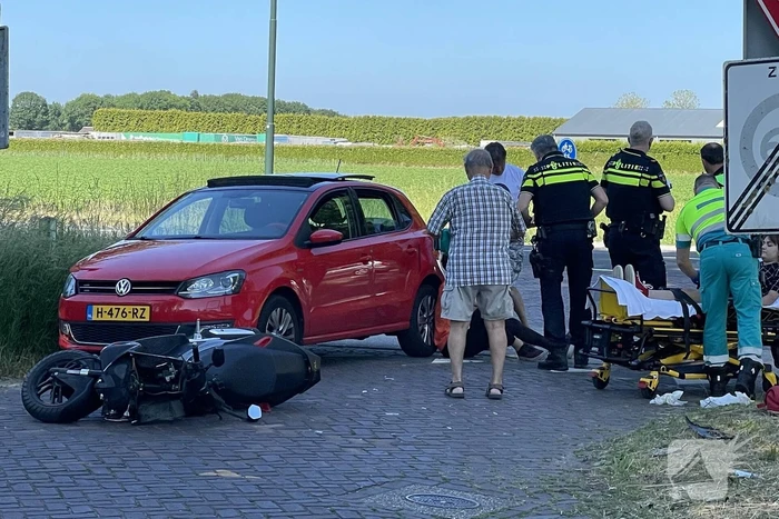 Scooterrijder gewond bij ongeval met personenauto