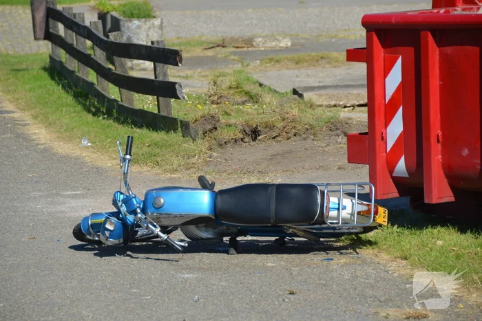 Scooterrijder ernstig gewond na val