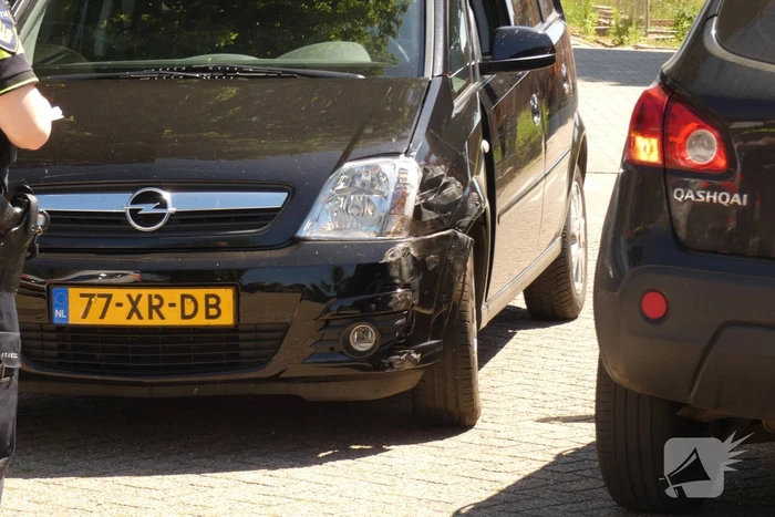 Auto's komen in botsing met elkaar