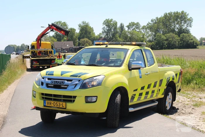 Automobilist botst op schrikhek