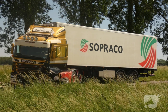 Persoon overleden bij ongeval met vrachtwagen