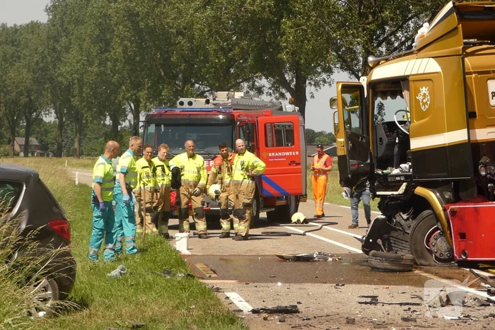 Persoon overleden bij ongeval met vrachtwagen