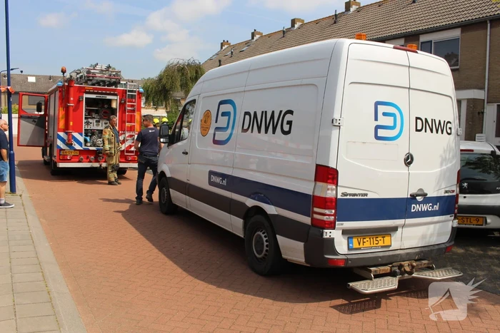 Brandweer en DNWG doen onderzoek naar gaslucht