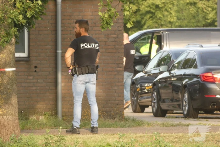 Arrestatieteam en FIOD vallen loods binnen