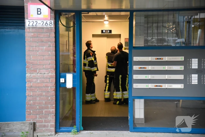 Onderzoek naar brandlucht in lift