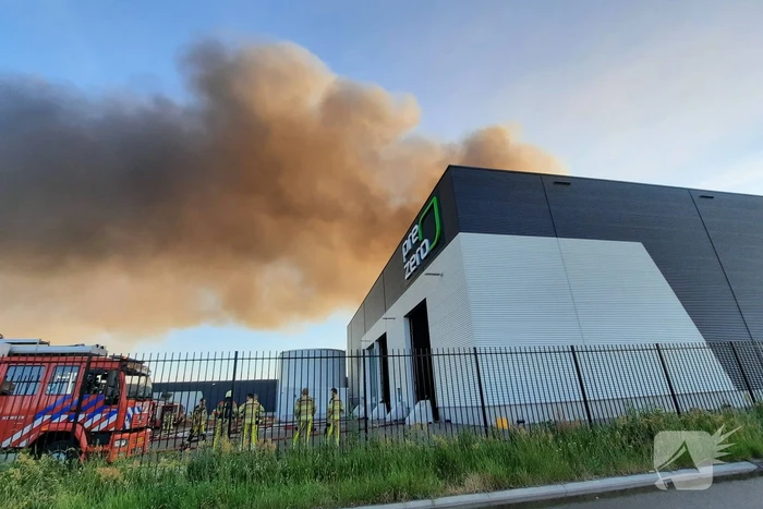 Zeer grote brand in recyclebedrijf
