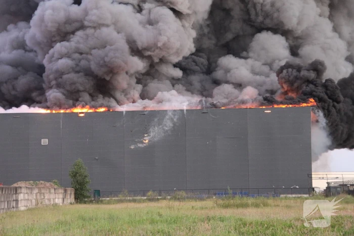 Zeer grote brand in recyclebedrijf