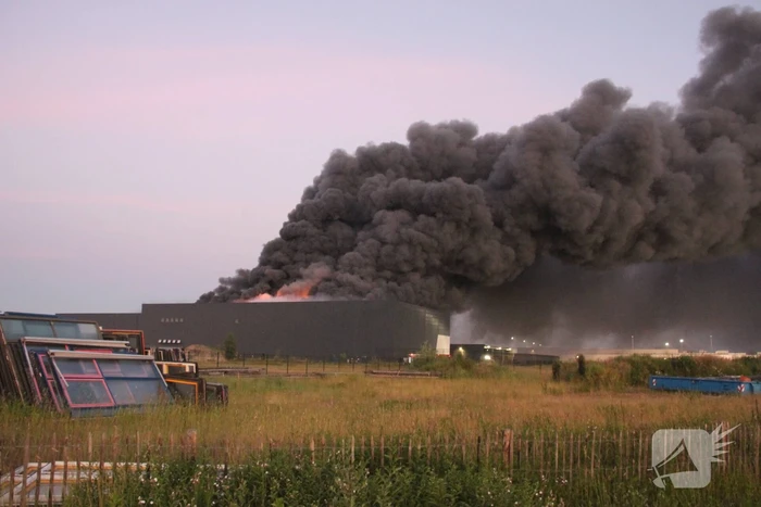 Zeer grote brand in recyclebedrijf