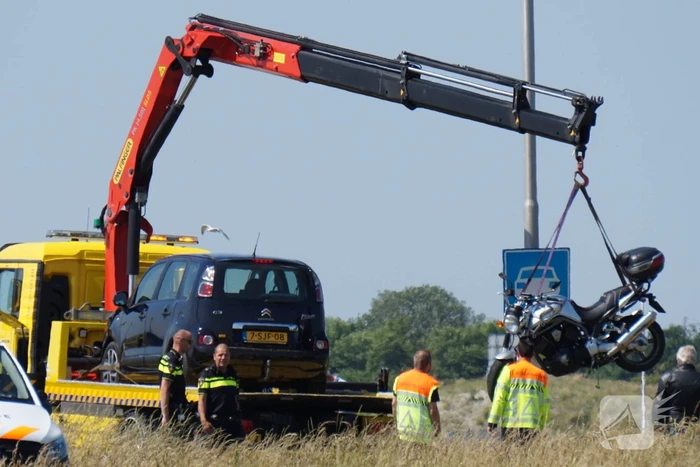 Motorrijder gewond bij botsing met auto