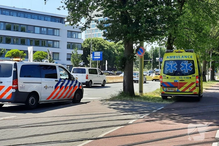 Scooterrijder aangereden door personenauto